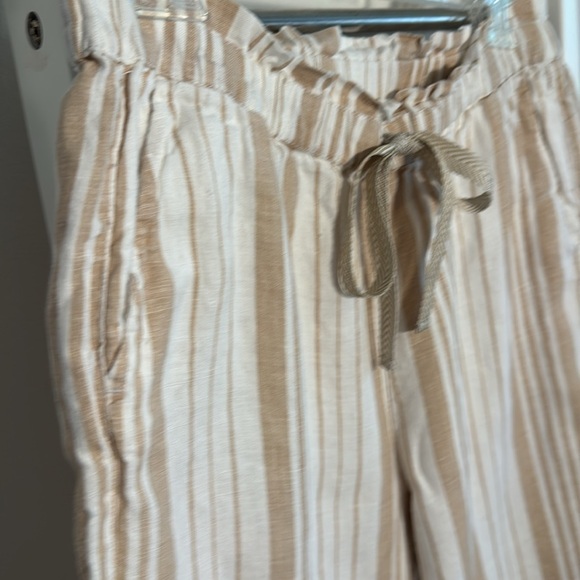 Chico’s 100% Linen Wide Leg Neutral Striped Elastic/Faux Drawstring Capris - Picture 3 of 7